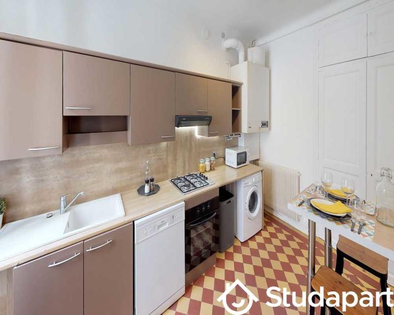 Chambre - 120 m² - 1 pièce