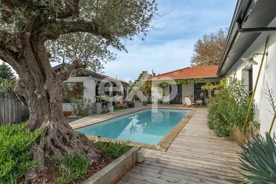 Maison - 160 m² - 6 pièces