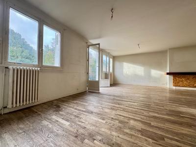 Maison - 220 m² - 10 pièces