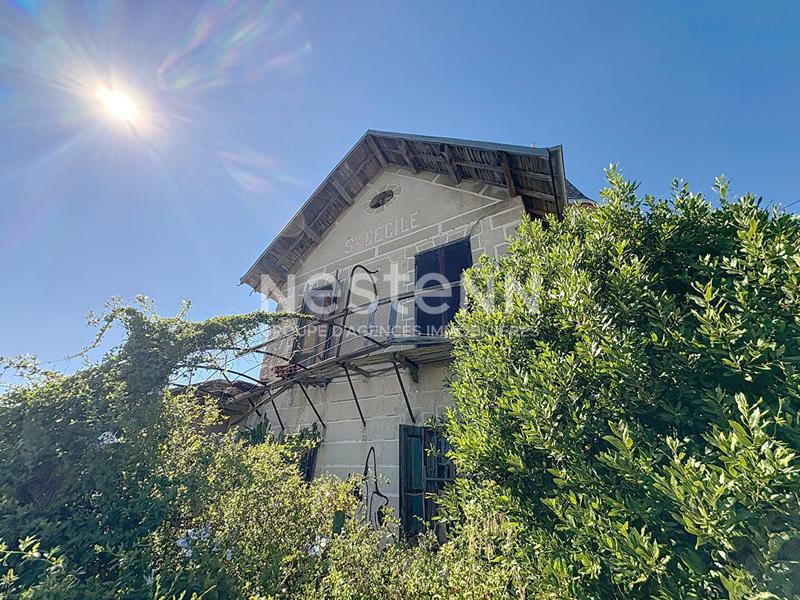 Demeure - 196 m² - 12 pièces