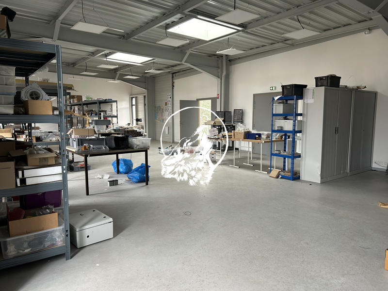 Local d'activités - 147 m²