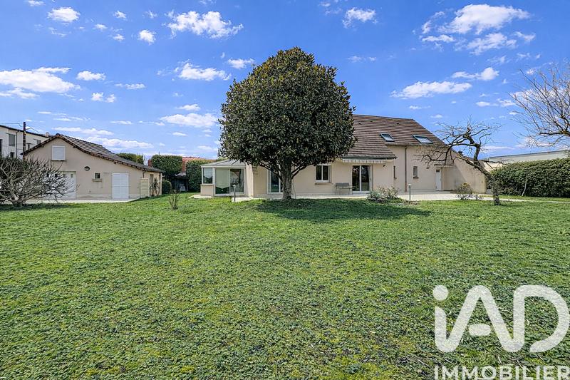 Maison - 250 m² - 8 pièces