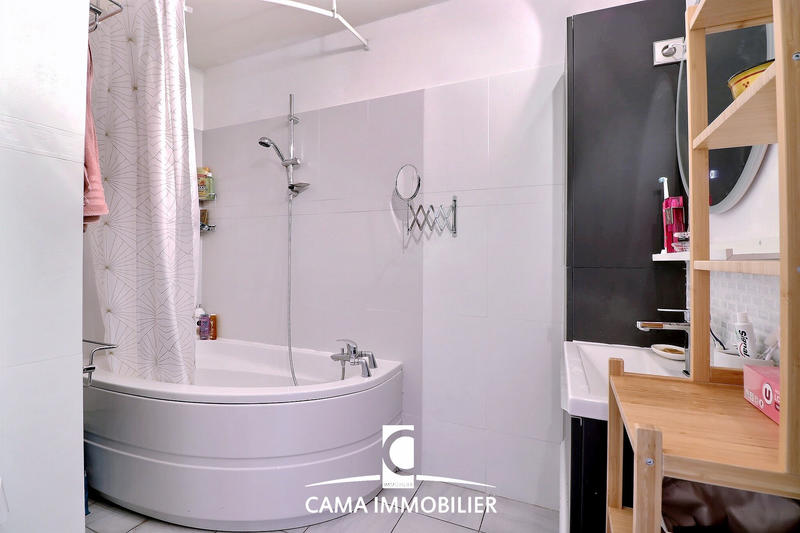 Appartement - 84 m² - 4 pièces