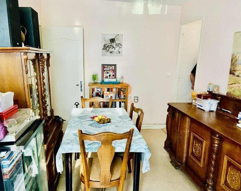 Maison - 180 m² - 11 pièces