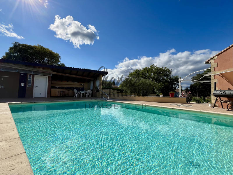 Villa - 170 m² - 9 pièces