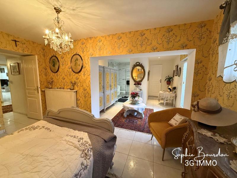 Demeure - 415 m² - 11 pièces