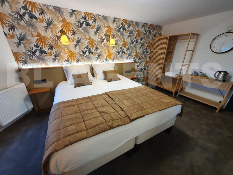 Maison - 637 m² - 20 pièces