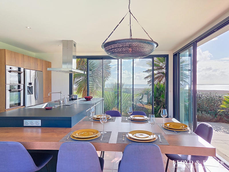 Villa - 280 m² - 9 pièces