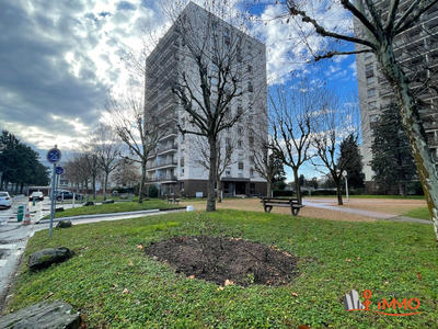 Appartement - 87 m² - 5 pièces