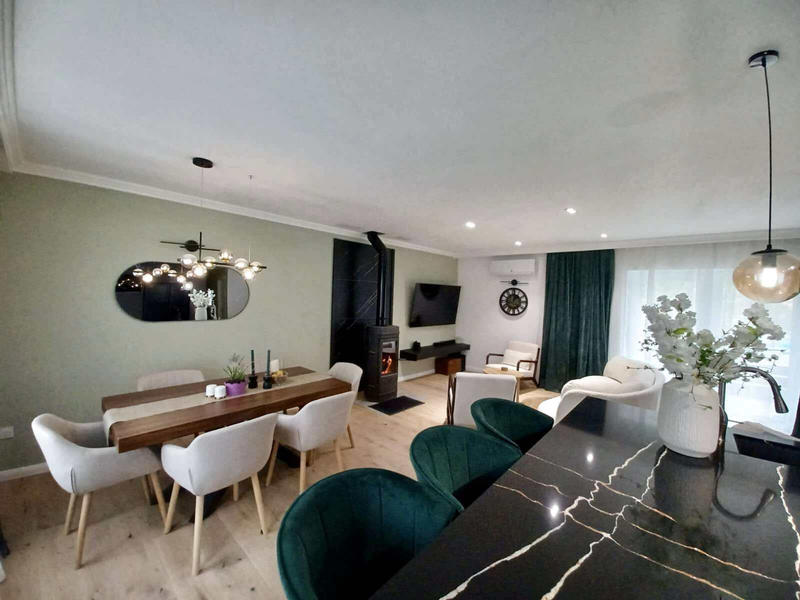 Maison - 170 m² - 5 pièces