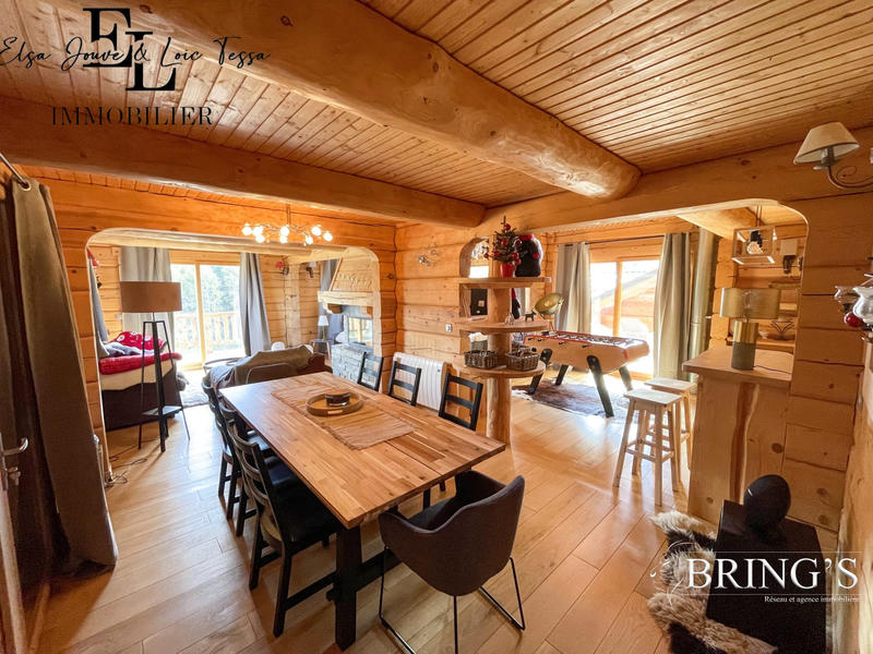 Châlet - 330 m² - 11 pièces