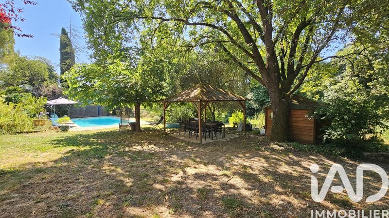 Maison - 204 m² - 6 pièces