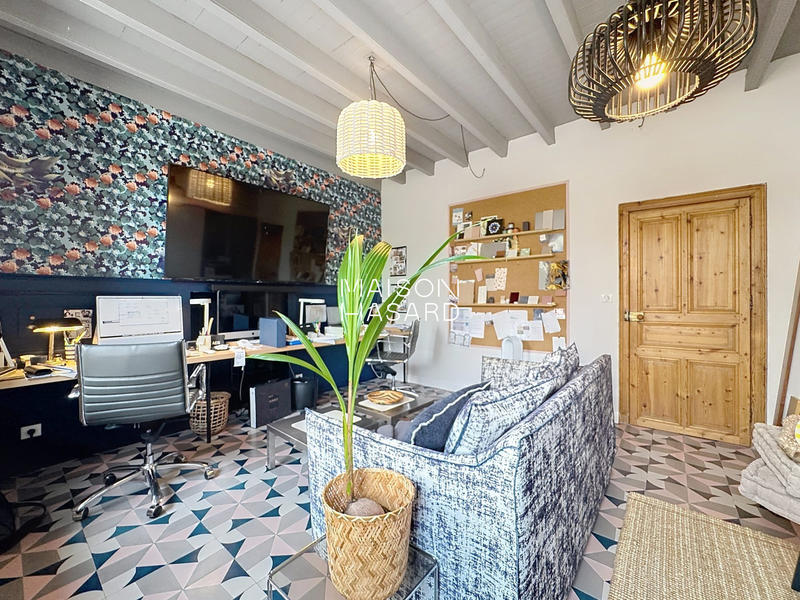 Maison - 219 m² - 8 pièces