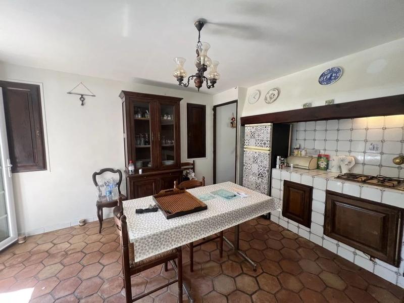 Maison - 230 m² - 7 pièces