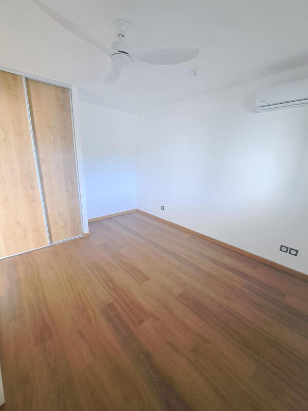 Appartement - 93 m² - 3 pièces