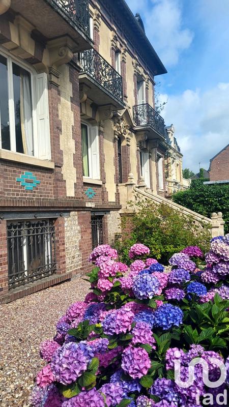 Maison - 265 m² - 9 pièces