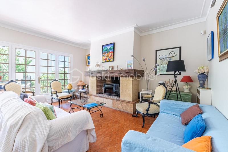 Maison - 259 m² - 9 pièces