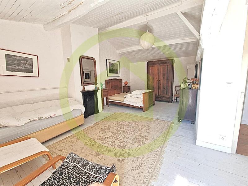 Maison - 281 m² - 11 pièces