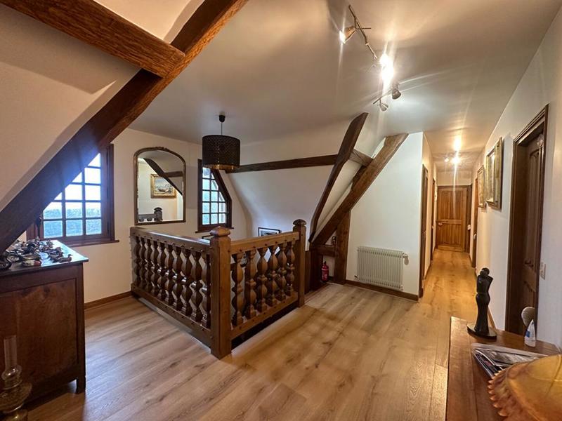 Maison - 268 m² - 8 pièces