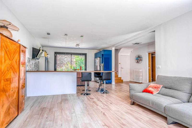 Maison - 210 m² - 8 pièces