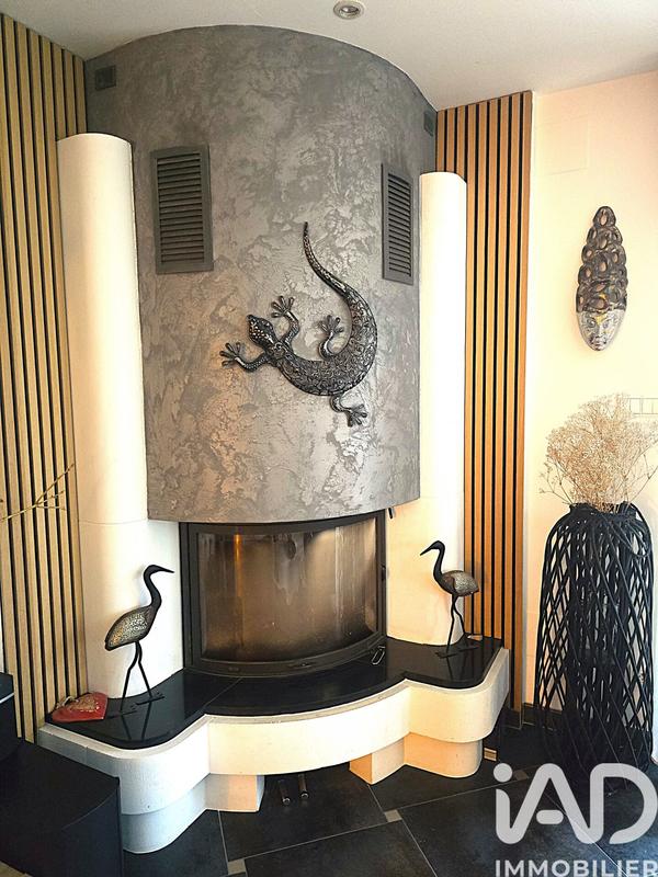 Maison - 210 m² - 7 pièces