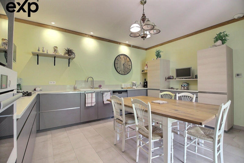 Villa - 196 m² - 7 pièces