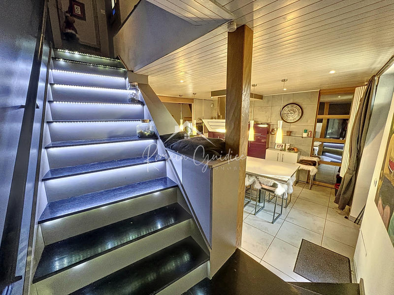 Maison - 180 m² - 7 pièces