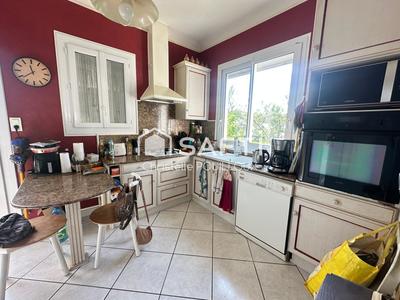 Maison - 170 m² - 8 pièces