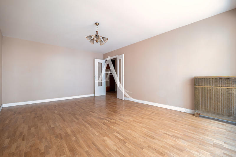 Appartement - 90 m² - 4 pièces