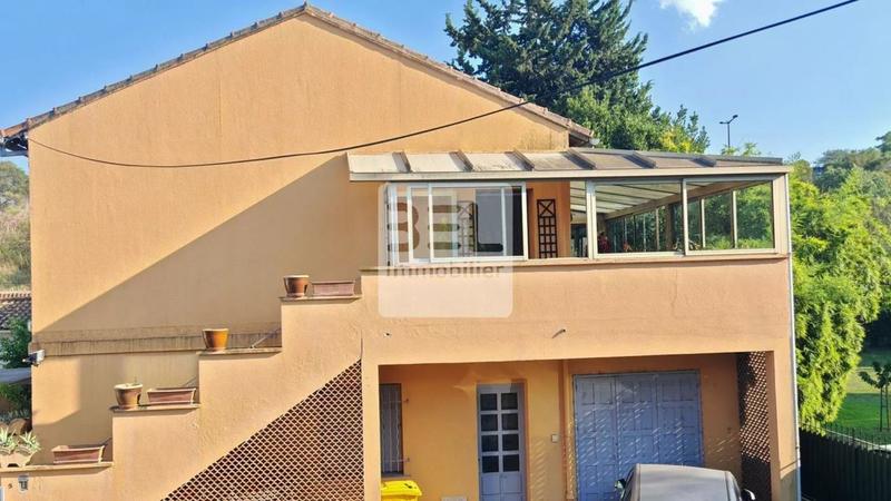 Maison - 181 m² - 8 pièces