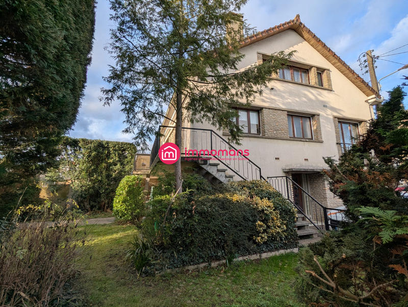 Maison traditionnelle - 147 m² - 7 pièces