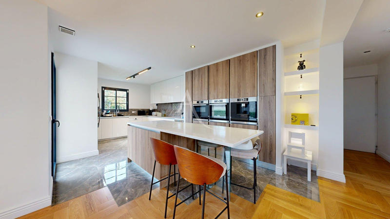 Villa - 165 m² - 10 pièces