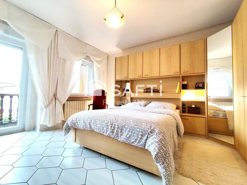 Maison - 230 m² - 12 pièces