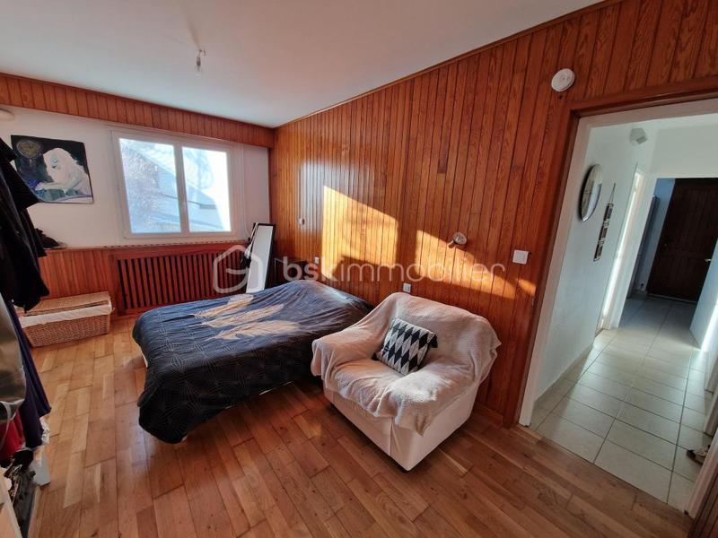 Maison - 249 m² - 12 pièces