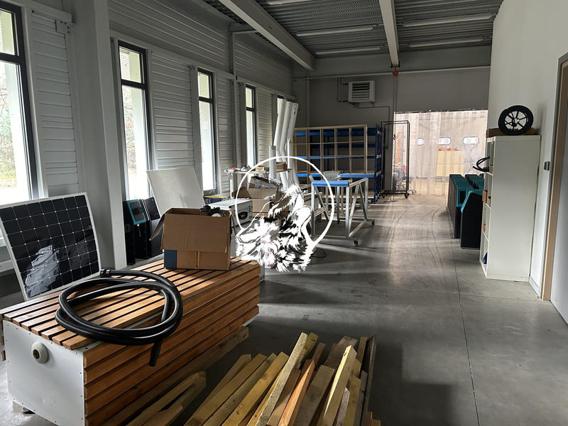 Local d'activités - 147 m²