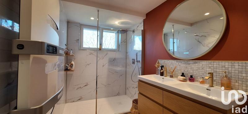 Maison - 198 m² - 9 pièces