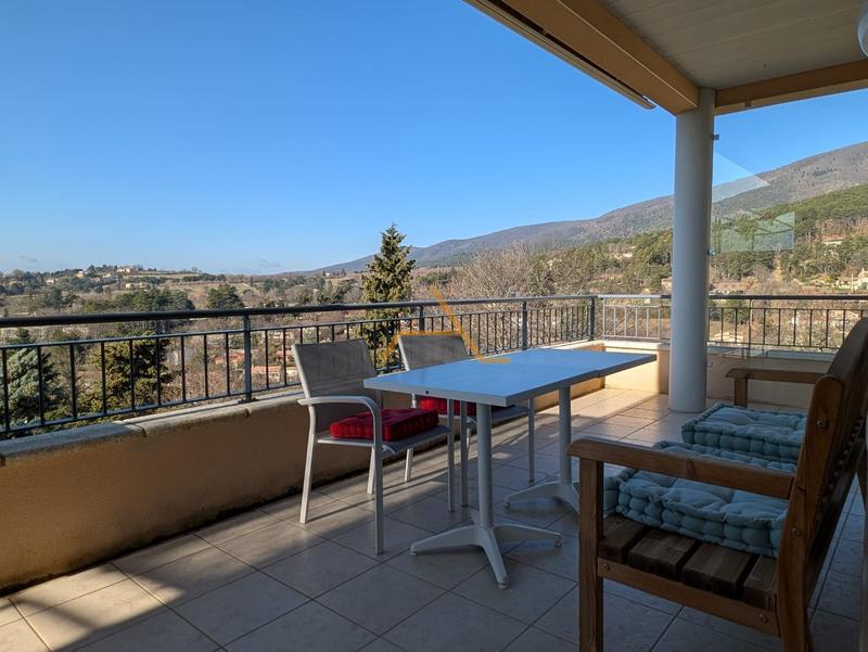 Appartement - 104 m² - 4 pièces