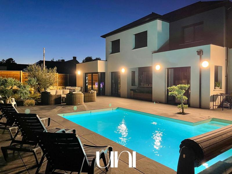 Maison - 185 m² - 6 pièces