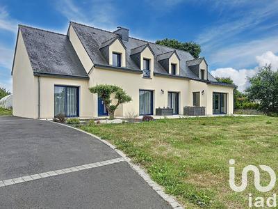 Maison - 210 m² - 10 pièces