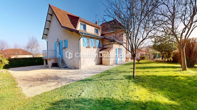 Maison - 230 m² - 9 pièces