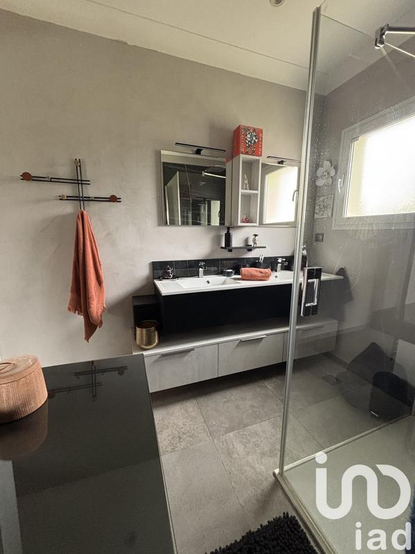 Maison - 250 m² - 8 pièces