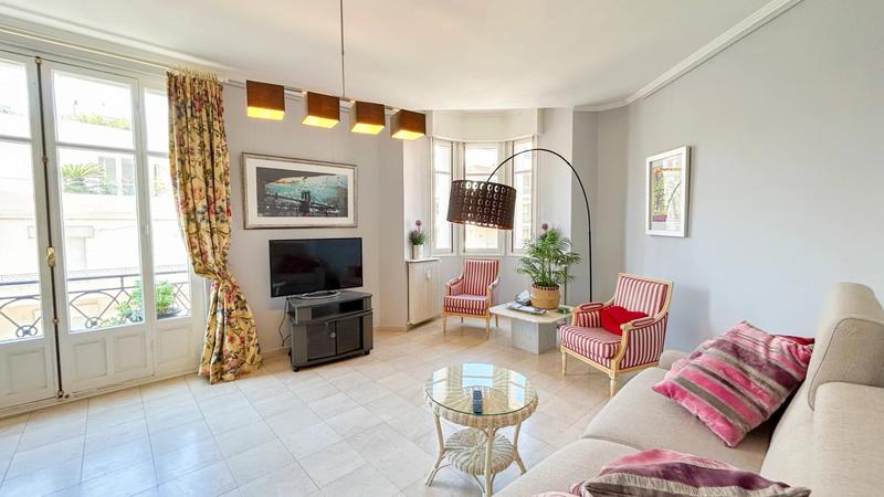 Appartement - 100 m² - 3 pièces