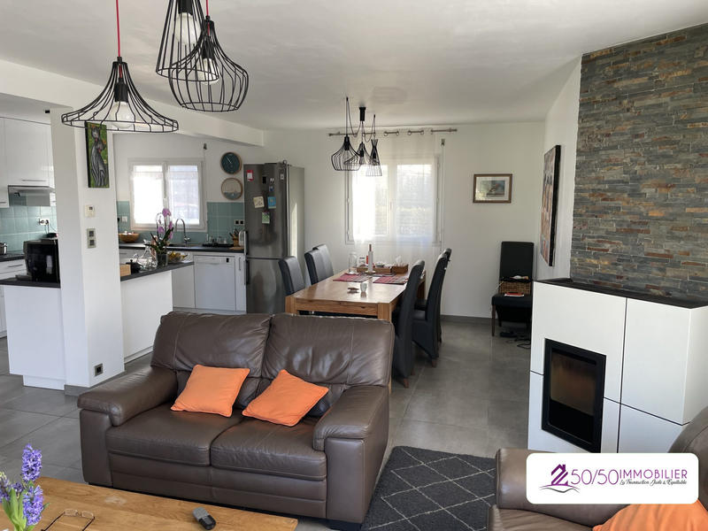 Maison - 90 m² - 5 pièces