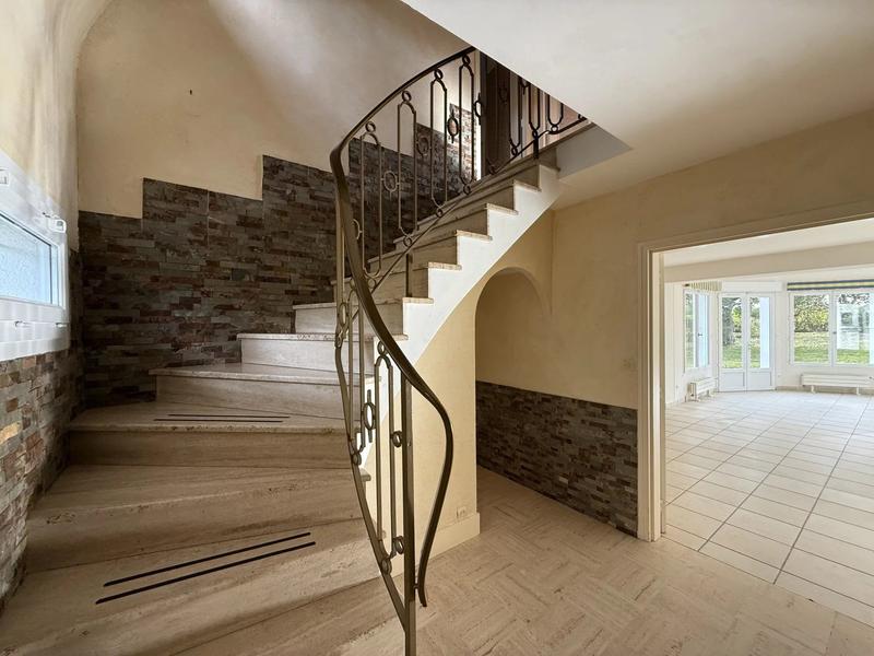 Maison - 180 m² - 8 pièces