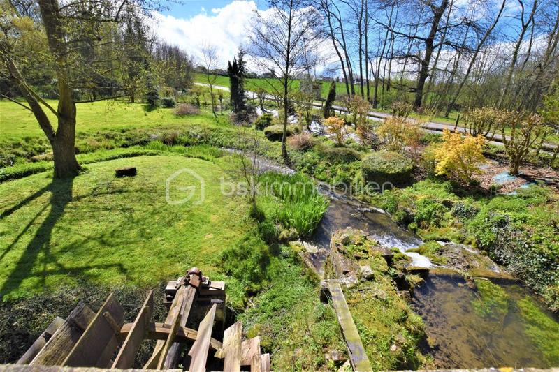 Moulin - 196 m² - 8 pièces