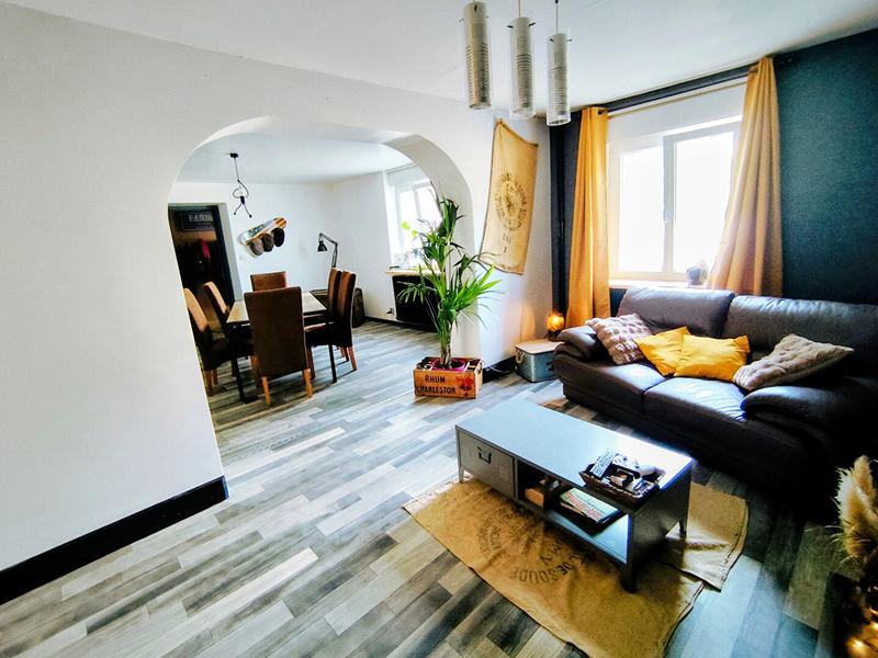 Maison - 163 m² - 8 pièces