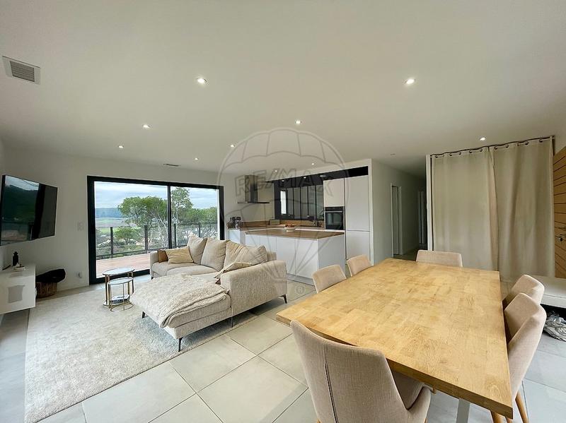 Maison - 108 m² - 6 pièces