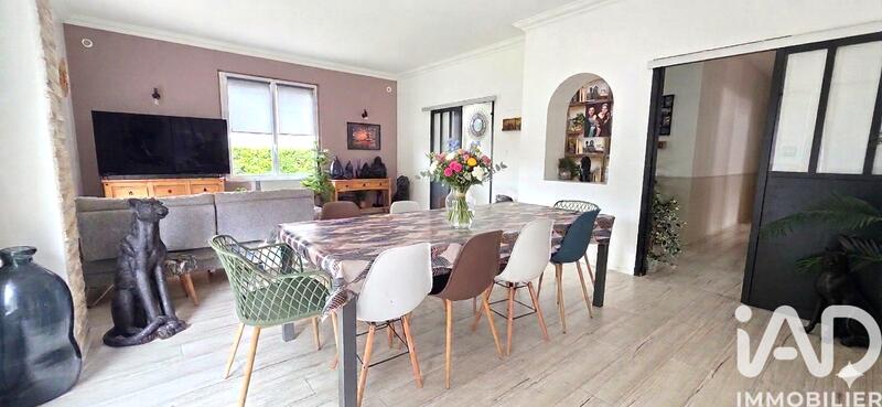 Maison - 241 m² - 7 pièces