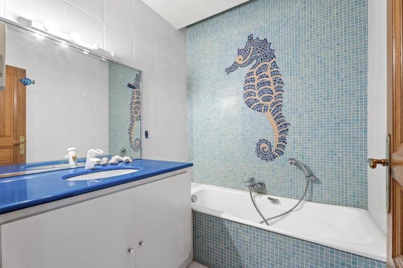 Maison - 467 m² - 10 pièces