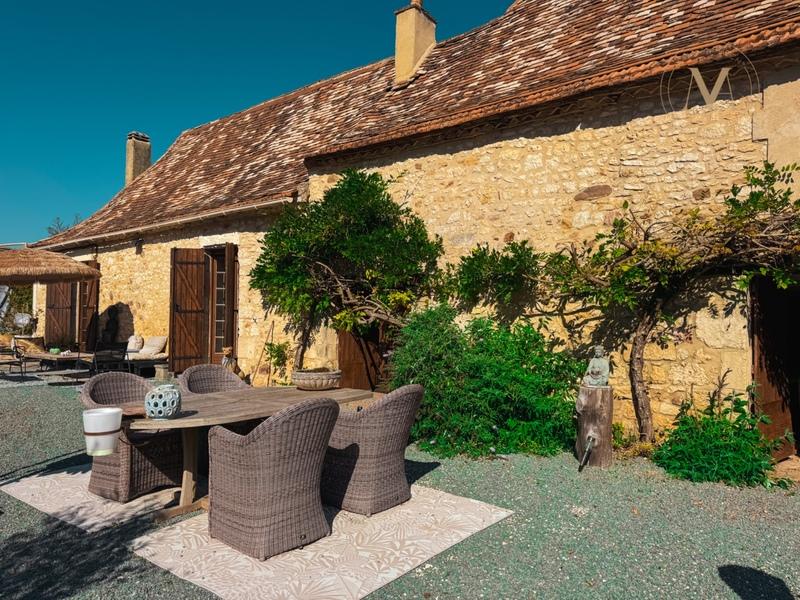 Propriété - 290 m² - 8 pièces